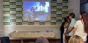 VÍDEO: Comércio de Santa Fé do Sul ganha decoração especial de Natal com projeto “Cor e Luz”