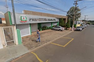 VÍDEO: Lei proíbe uso de celulares nas repartições públicas de Palmeira D'Oeste