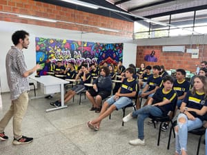 Curso gratuito para jovens que buscam orientações sobre escolha profissional e inserção no mercado de trabalho encerra inscrições na quarta-feira (19)