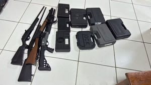 Polícia apreende armas, munições e material explosivo de empresário suspeito de forjar furto de loja de armas em Auriflama
