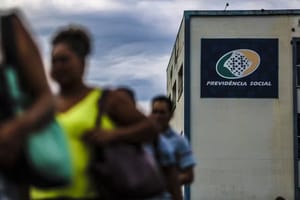 Governo antecipa 13º de aposentados do INSS para abril e maio