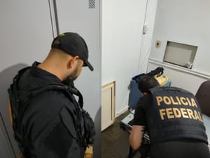 Polícia Federal apreende celulares, documentos e arquivos durante operação contra crimes eleitorais em Macedônia