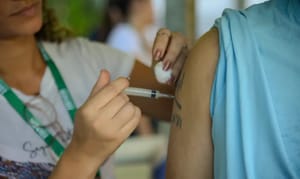 Ministério da Saúde busca inclusão de vacina contra herpes-zóster no SUS
