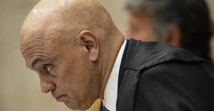 Moraes dá cinco dias para Bolsonaro e réus apresentarem defesa prévia