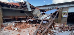 VÍDEO: Pizzaria de Fernandópolis é interditada após desabamento do teto