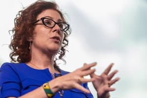 Deputada Carla Zambelli, condenada pelo STF, deixa o Brasil