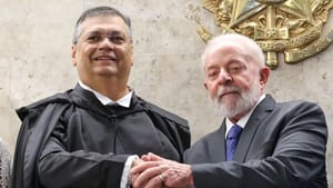 Flávio Dino determina inquérito da PF contra Bolsonaro por gestão da pandemia