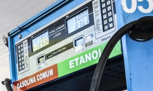 Petrobras reduz preço da gasolina às distribuidoras; efeito começa a valer hoje
