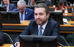 Deputado apresenta projeto que cria sistema nacional para rastrear metanol e endurece penas