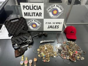 Trio é preso por furto de armas e joias na casa de policial civil em Santa Albertina