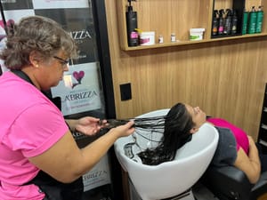 Projeto Beleza Itinerante leva ações do Outubro Rosa a mulheres de Santa Fé do Sul