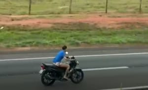 VÍDEO: Motociclista é presa após percorrer 15 km na contramão da Rodovia Euclides da Cunha em Votuporanga
