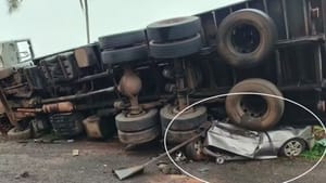 Acidente entre caminhão e carro deixa quatro mortos na Rodovia SP-322 em Monte Azul Paulista