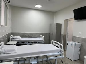 Reforma de quarto de isolamento da Santa Casa de Santa Fé do Sul é entregue com recursos de evento beneficente