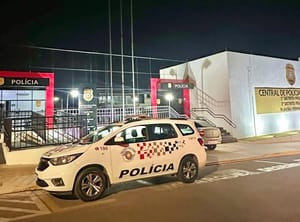 Homem é preso após furtar carnes em supermercados e abastecer carro sem pagar em Andradina