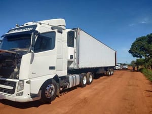 Carreta carregada com carne roubada na Rodovia Euclides da Cunha (SP-320) é encontrada em Minas Gerais