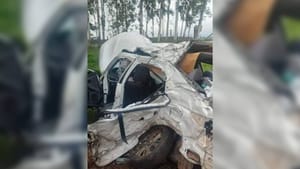 Acidente entre dois carros e um caminhão mata três pessoas em rodovia da região