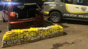 Polícia Rodoviária apreende mais de 220 kg de maconha e prende motorista na SP-300 em Andradina