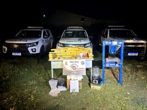 Polícia Militar apreende mais de 40 kg de maconha e prende dois suspeitos em Cosmorama