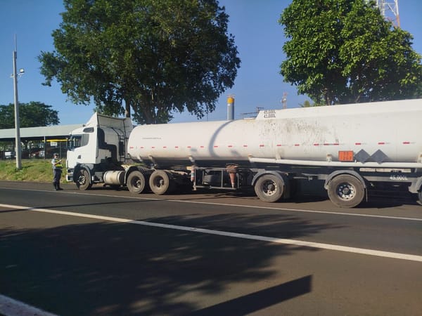 Motorista é detido por transporte irregular de produto perigoso na SP-320 em Votuporanga