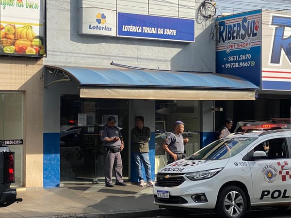 Criminosos invadem lotérica pelo telhado e furtam cerca R$ 50 mil no centro de Santa Fé do Sul