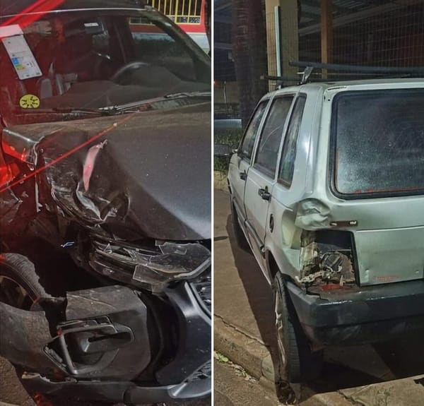 Idoso perde controle da direção e bate em carro estacionado no centro de Santa Fé do Sul